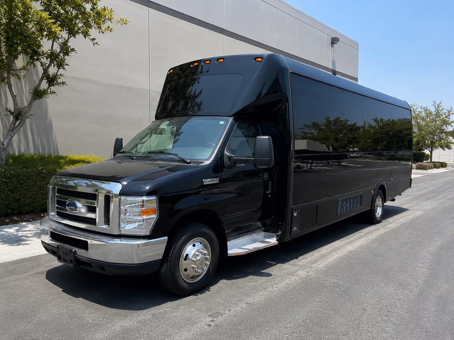 affordable anchorage prom party bus prices split across your group
